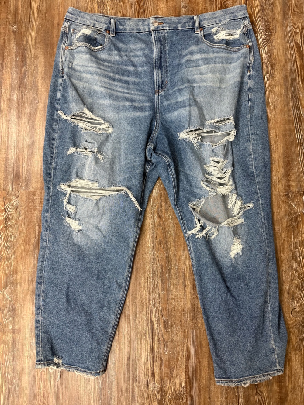 American Eagle Blue Curvy Mom Jean Denim Ultra Distressed 24 Stretch Preppy